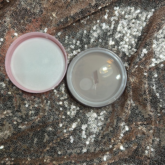 One Size Ultimate Setting Powder - Picture 5 of 5